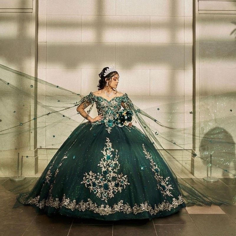 Emerald Green Shiny Princess Off The Shoulder Ball Gown Quinceanera Dresses Beaded Applique 3D Flower With Cape Celebrity Party Gowns