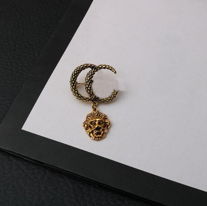 Famous Design Gold Brand Luxurys Desinger Brooch Women Letter Brooches Suit Pin Fashion Jewelry Clothing Decoration Accessories
Famous Design Gold Brand Luxurys Desinger Brooch Women Letter Brooches Suit Pin Fashion Jewelry Clothing Decoration Accessories