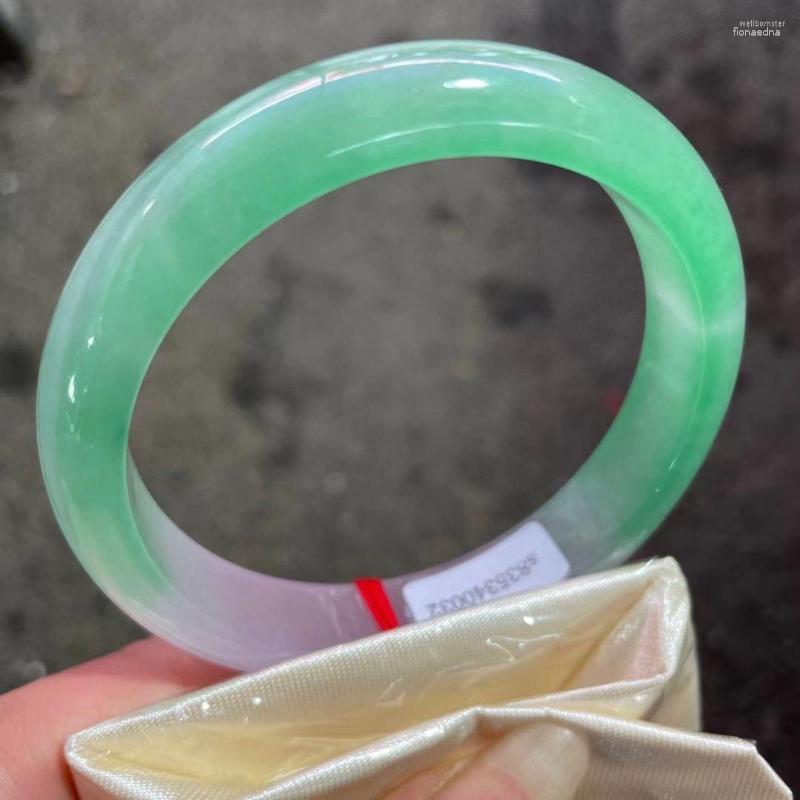 Bangle Class A Natural Burmese Green Jade Perfect Connection Bracelet High-quality Bangles Jewelry Accessories Hand Decoration Crafts
Bangle Class A Natural Burmese Green Jade Perfect Connection Bracelet High-quality Bangles Jewelry Accessories Hand Decoration Crafts