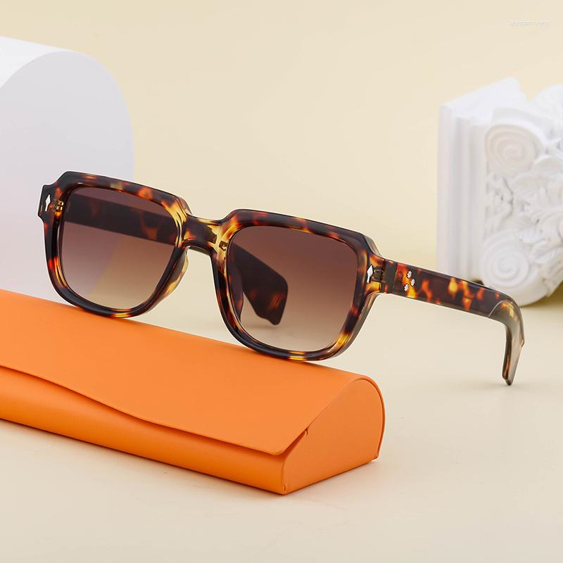 Sunglasses Metal Rivet Square Men Trending Orange Eyewear Women Punk Gradient Shades European Style Unisex Black White Glasses
Sunglasses Metal Rivet Square Men Trending Orange Eyewear Women Punk Gradient Shades European Style Unisex Black White Glasses