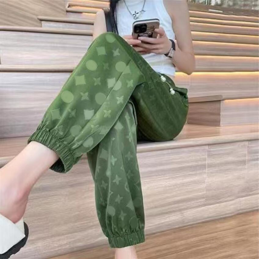 Fall Designer women pants Fashion Sports high-waisted elastics Luxury Black green summer thin leg slacks
Fall Designer women pants Fashion Sports high-waisted elastics Luxury Black green summer thin leg slacks