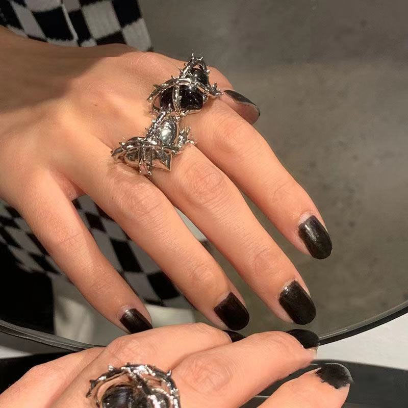 Cluster Rings Fashion Creative Punk Gothic Thorns Love Heart Vintage Open For Women Party Jewelry Engagement Wedding Gift 230630