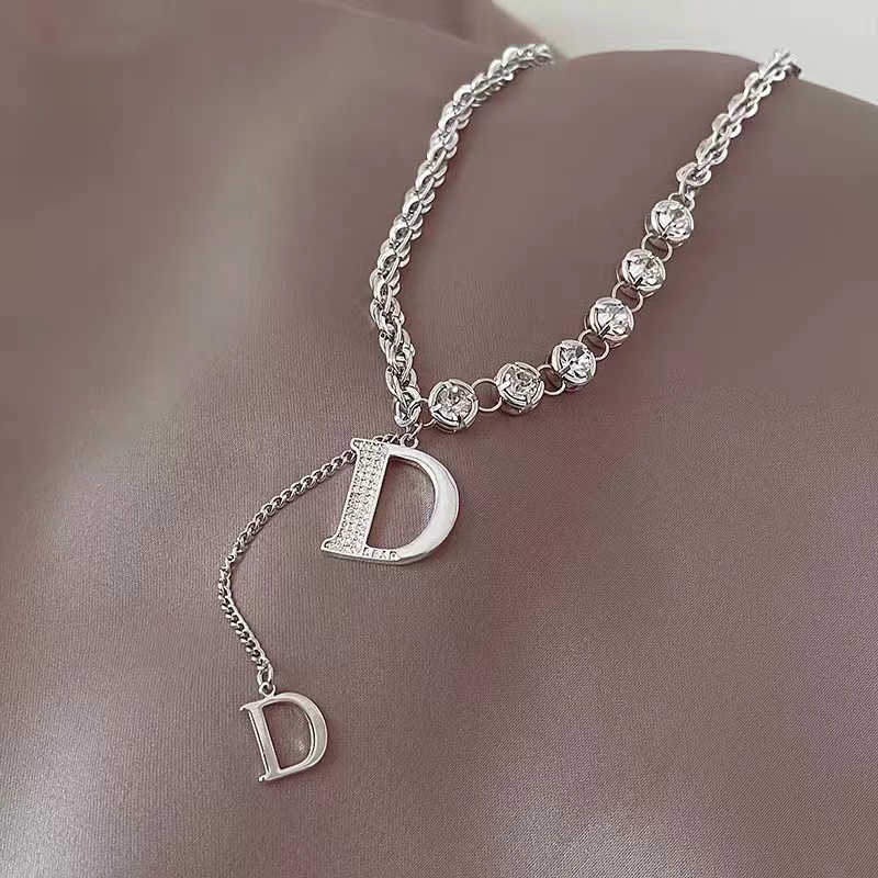 Pendant Necklaces Design Sense Micro Setting Zircon d Letter Long Necklace Winter Sweater Chain Fashion Jewelry for Woman Girls Party Gift 230613