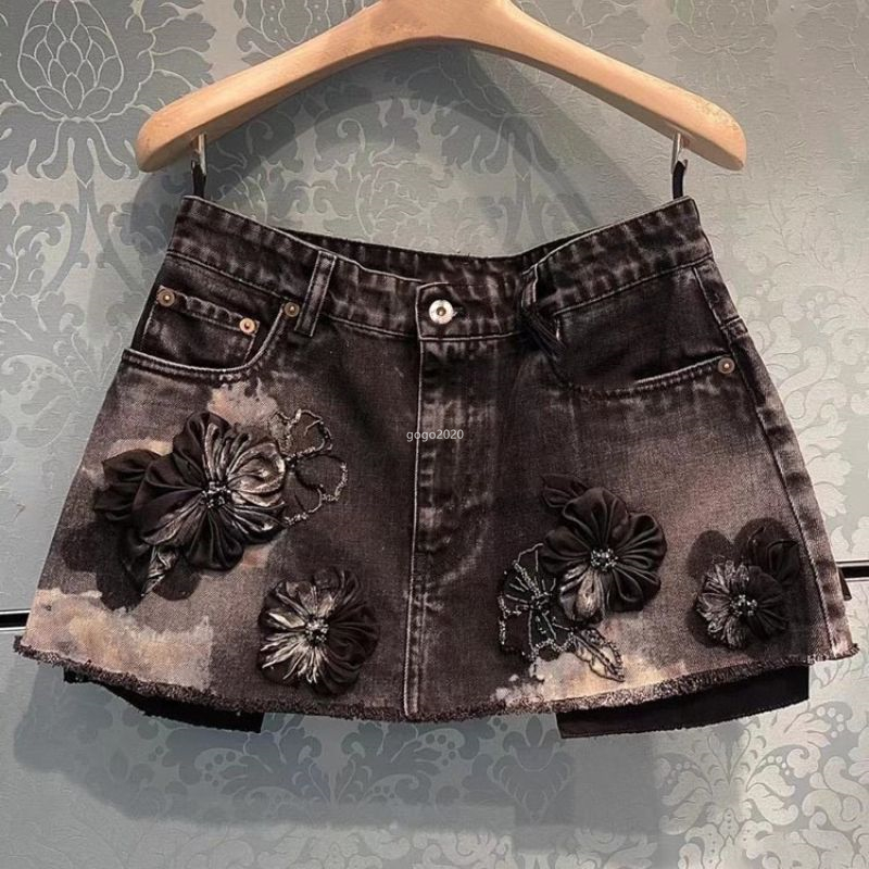 23 Summer Women Designer A-line Skirts Denim Mini Skirt With Letter Pattern Girls Female Vintage Milan Runway Brand High End Custom Beading Designer Mini Hot Dress, Multi
23 Summer Women Designer A-line Skirts Denim Mini Skirt With Letter Pattern Girls Female Vintage Milan Runway Brand High End Custom Beading Designer Mini Hot Dress, Multi