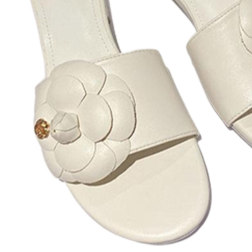 Slippers Designer Camellia Flower Women Sandalias Summer Lazy Shoes Ladies Ins Low Heels Metal Floral Slides Mujer
