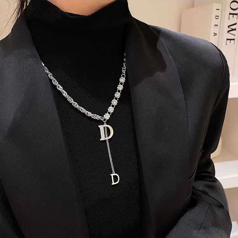 Pendant Necklaces Design Sense Micro Setting Zircon d Letter Long Necklace Winter Sweater Chain Fashion Jewelry for Woman Girls Party Gift 230613