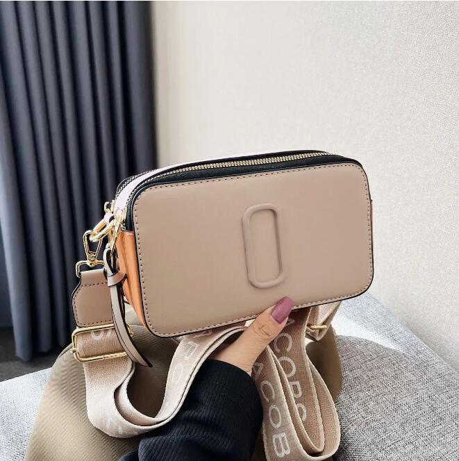 2023 new Designer Womens Shoulder Bag Letter pink green black Color Contrast Camera Bags Versatile Messenger Bags M0230630