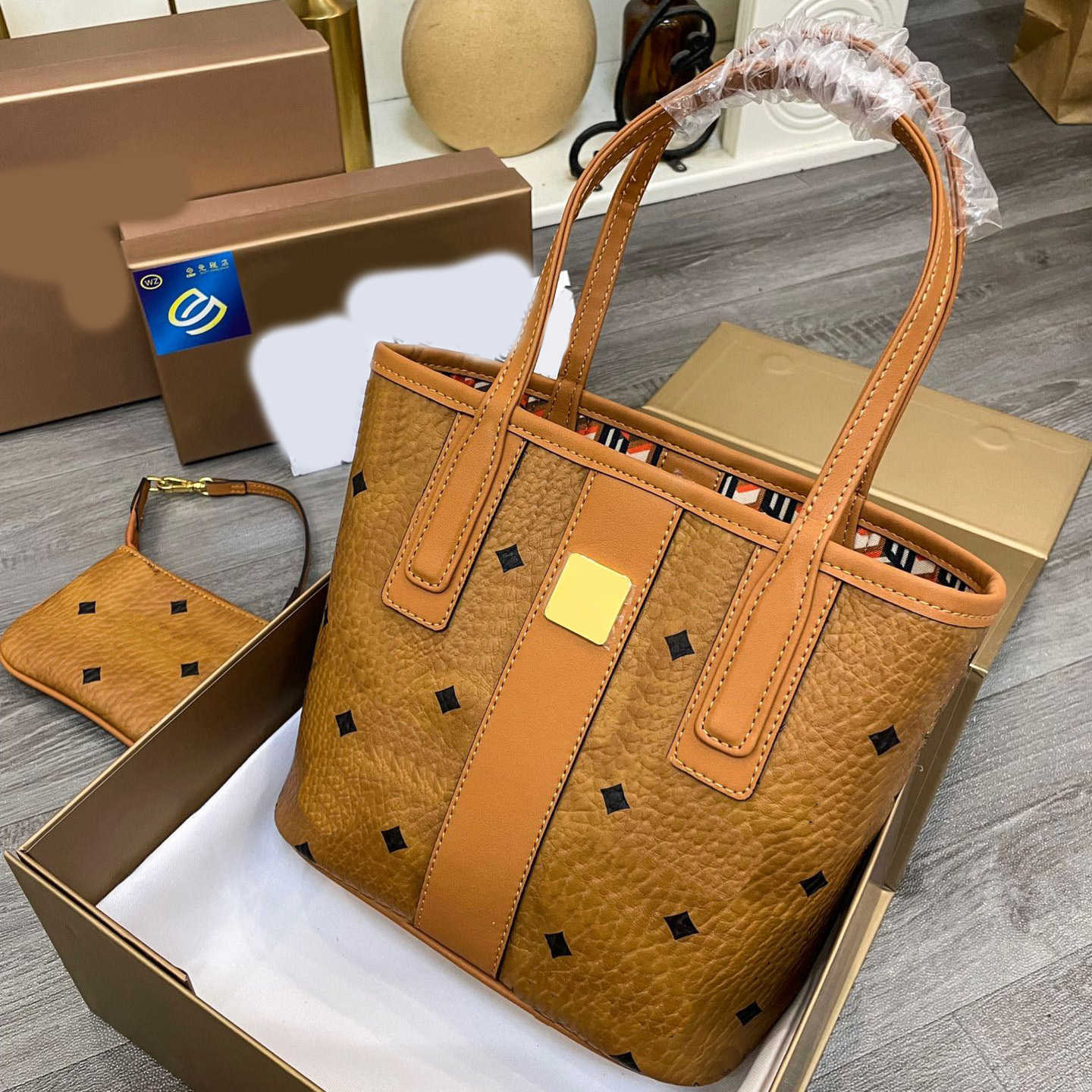 Designer Totes Shoulder Bags Women's buckets Bags Luxury HandBag Tote High Quality Capacity Leather Chain Shopping Handbags 230615, Blue--24*21cm
Designer Totes Shoulder Bags Women's buckets Bags Luxury HandBag Tote High Quality Capacity Leather Chain Shopping Handbags 230615, Blue--24*21cm