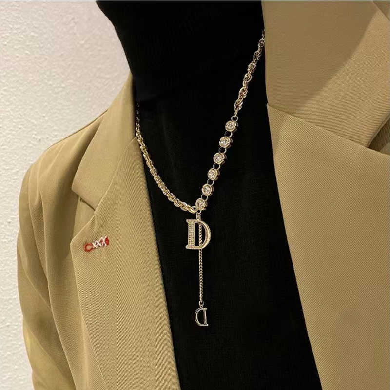 Pendant Necklaces Design Sense Micro Setting Zircon d Letter Long Necklace Winter Sweater Chain Fashion Jewelry for Woman Girls Party Gift 230613
