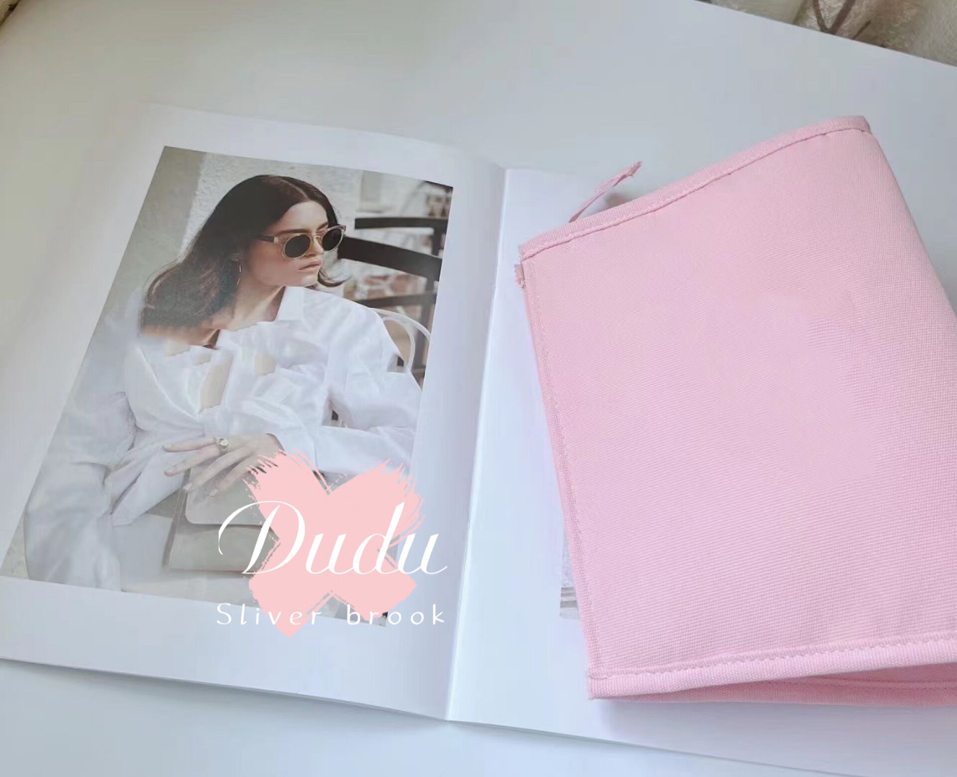 Storage Bag Beatue-vip 23X17X10cm pink canvas organization pouch classical letter zipper case
Storage Bag Beatue-vip 23X17X10cm pink canvas organization pouch classical letter zipper case