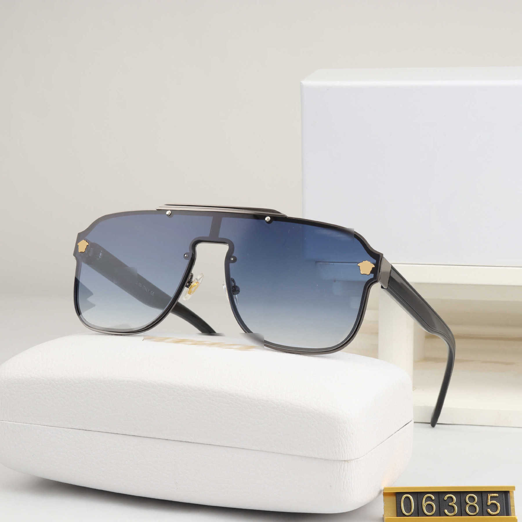Designer Versage Sunglasses Vercace New Head Metal Frame Sunglasses Premium Sunshade and Uv Protection Sunglasses
Designer Versage Sunglasses Vercace New Head Metal Frame Sunglasses Premium Sunshade and Uv Protection Sunglasses