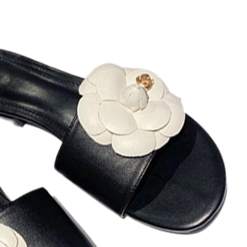 Slippers Designer Camellia Flower Women Sandalias Summer Lazy Shoes Ladies Ins Low Heels Metal Floral Slides Mujer
