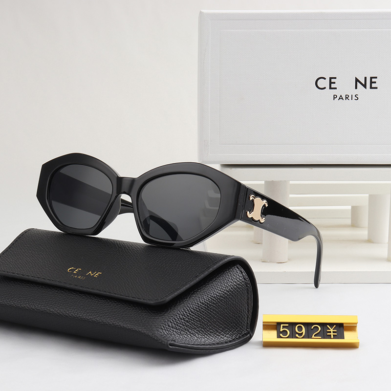 Designers sunglasses Luxury sunglasses For Women Unisex Goggle summer Beach Sun Glasses Retro Frame Polarized light UV400 With Box
Designers sunglasses Luxury sunglasses For Women Unisex Goggle summer Beach Sun Glasses Retro Frame Polarized light UV400 With Box