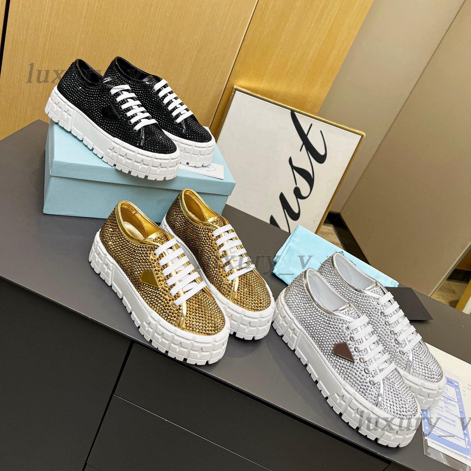 Designer Gabardine Sneakers Women Nylon Shoes Platform Canvas Trainers Rubber Wheel Sneaker Crystal Embellished Satin Leather Shoe
Designer Gabardine Sneakers Women Nylon Shoes Platform Canvas Trainers Rubber Wheel Sneaker Crystal Embellished Satin Leather Shoe