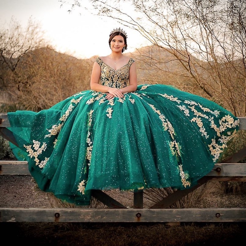 Blackish Green V-Neck Dress 2024 Ball Gown Lace Appliques Tassel Quinceanera Off the Shoulder Vestidos De 15