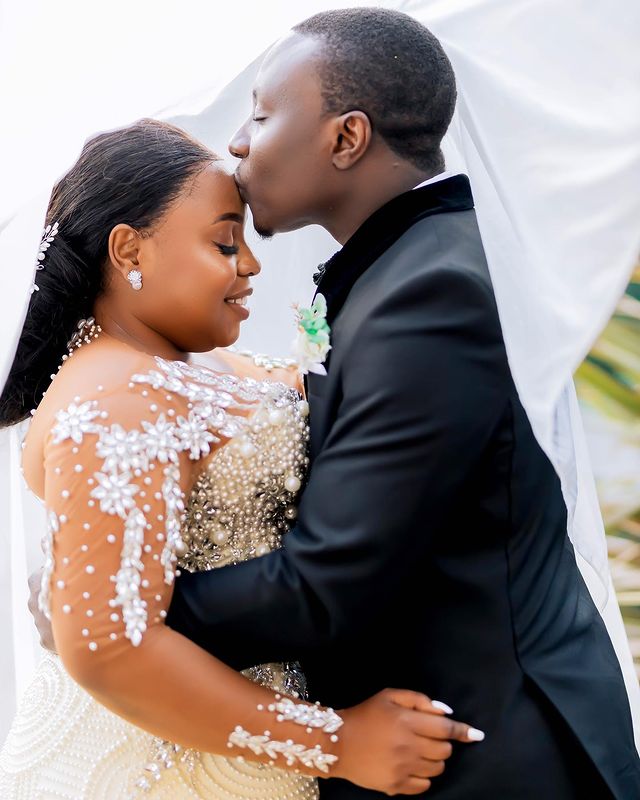 2023 Oct Arabic Aso Ebi Plus Size Ivory Mermaid Wedding Dress Lace Beaded Sequined Lace Bridal Gowns Dress ZJ033