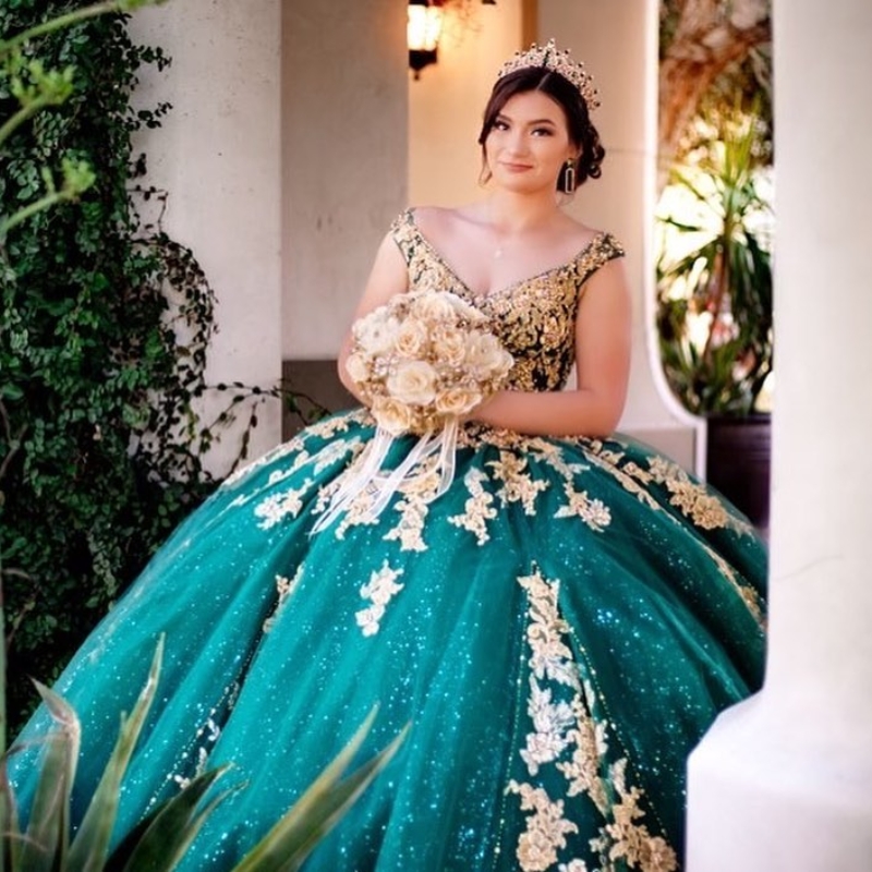 Blackish Green V-Neck Dress 2024 Ball Gown Lace Appliques Tassel Quinceanera Off the Shoulder Vestidos De 15