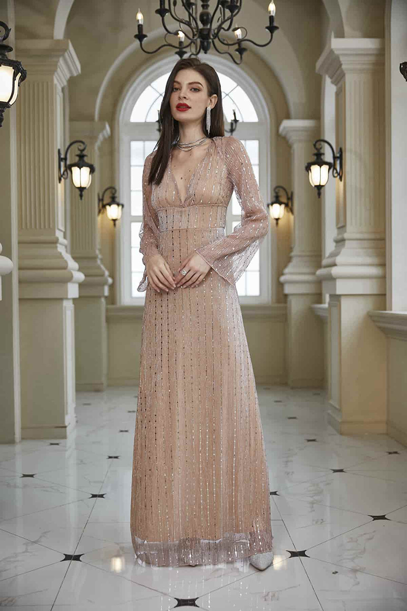 V Neck Mother Of The Bride Dresses Long Sleeve Lace Ruffles Floor Length Women Shiny Formal Party Wedding Guest Special Ocn Tail Dress Gowns 403