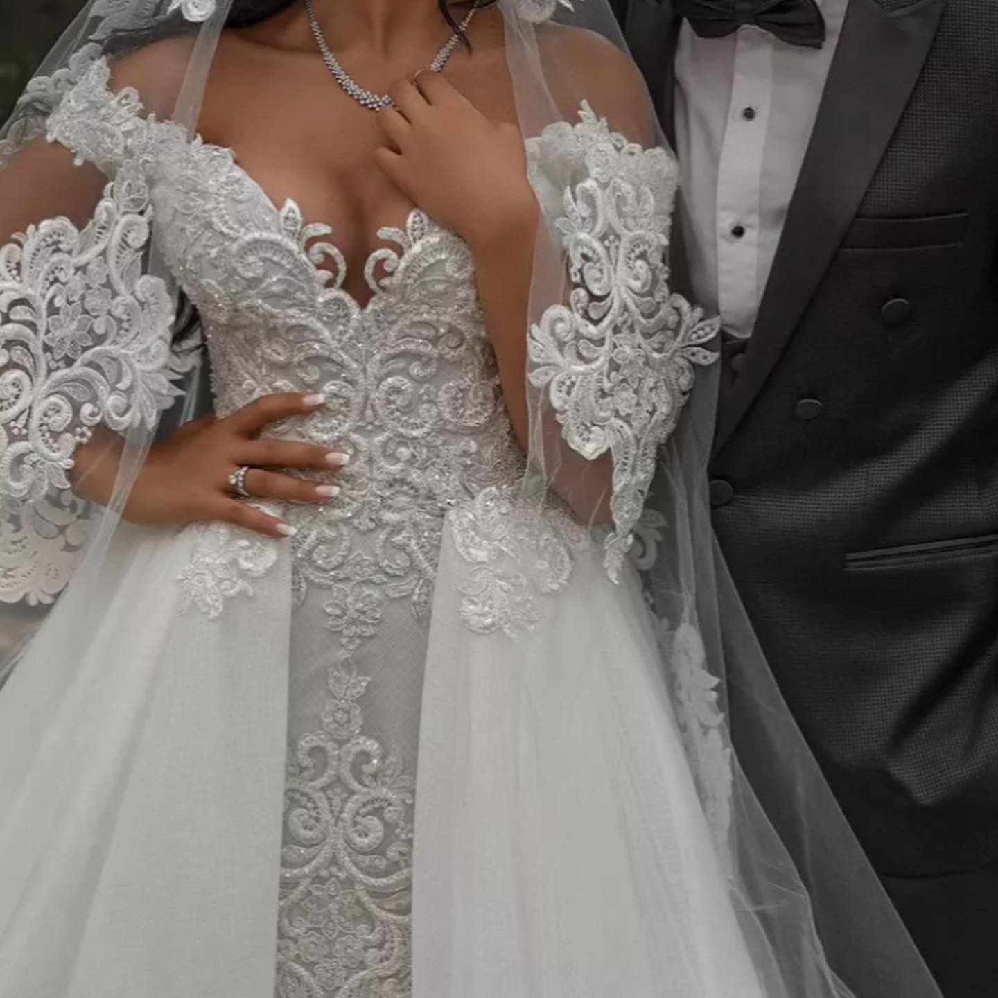 Glamorous A e Lace Dresses Off Shoulder Overskirts Embroidery Wedding Dress Sweep Train Ruffle robe de mariee bridal gowns