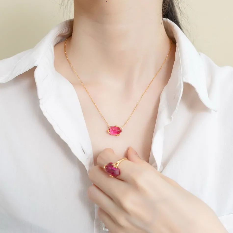 Pendant Necklaces ALLNOEL 925 Sterling Silver Necklace For Women Geometric Diamond Synthetic Pink Topaz Claw Set Necklaces Wedding Fine Jewelry 230928