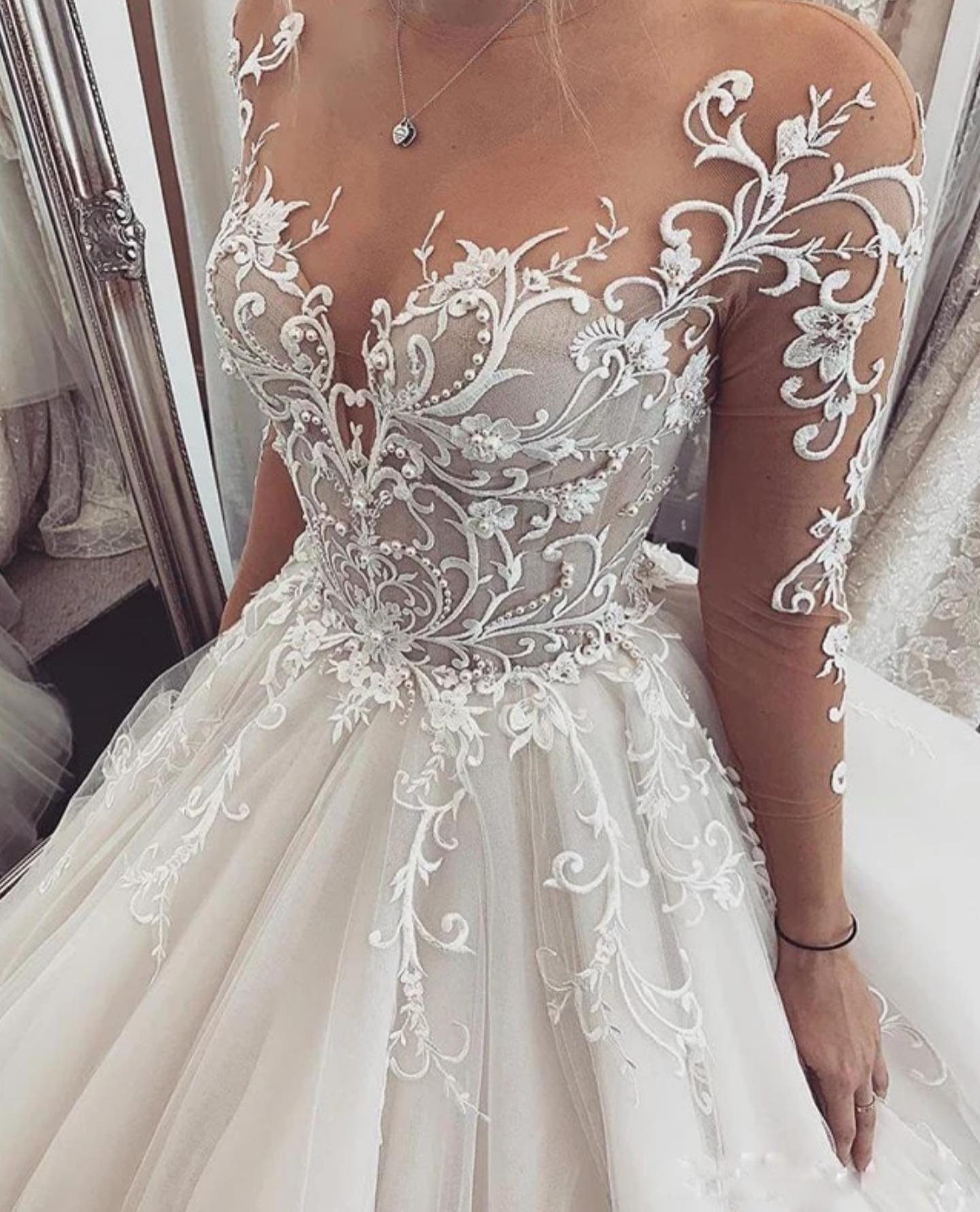 Gorgeous A Line Dresses For Bride Lace Appliques Illusion Long Sleeves Wedding Dress Button Back Designer Bridal Gowns