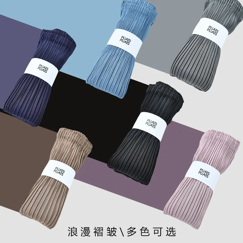 Miyake Pants Female 2023 Drape Small Foot Women s Pleated Casual Nine quarter Radish Loose Haren Trousers 231005