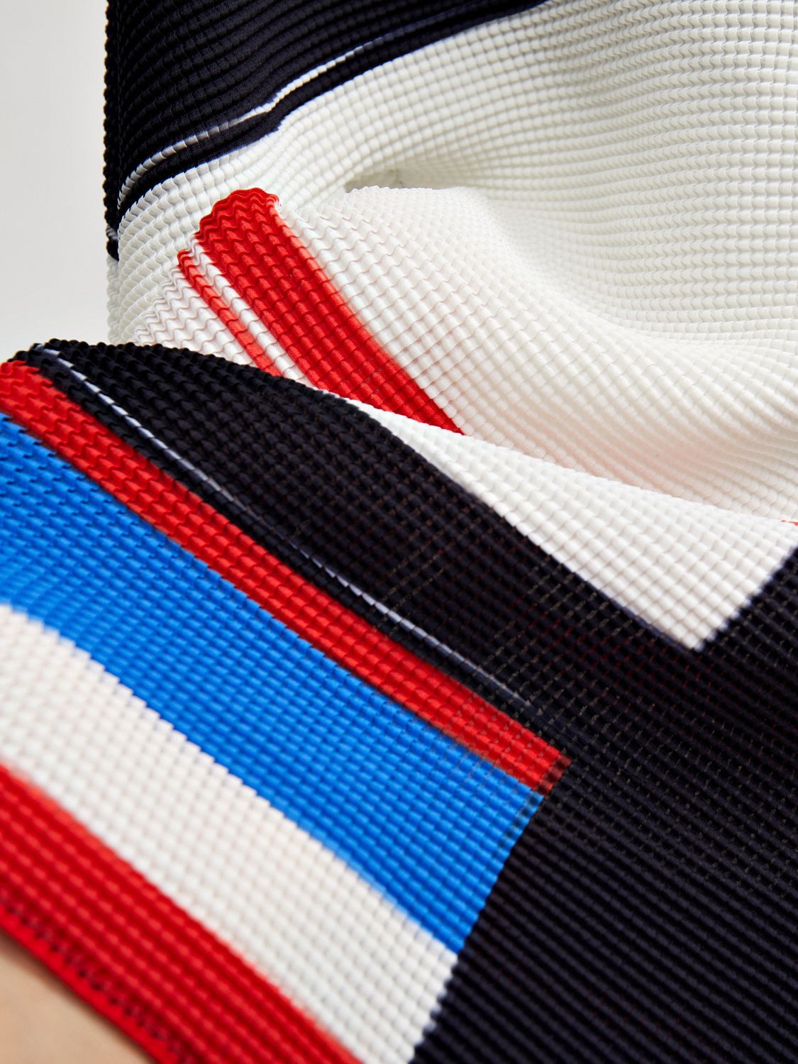 Two Piece Dress Spring Runway Fashion Pleated Stripe Print Two Piece Set Women Long Sleeve Colorblock Stretch Top Long Skirt Suit Female Outfits 2024