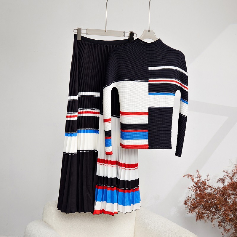 Two Piece Dress Spring Runway Fashion Pleated Stripe Print Two Piece Set Women Long Sleeve Colorblock Stretch Top Long Skirt Suit Female Outfits 2024