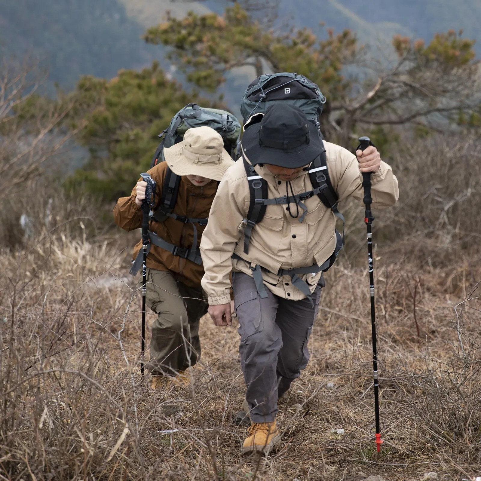 Trekking Poles BISINNA 1pcs2pcs Folding Carbon Fiber Collapsible Telescopic Sticks Lightweight Walking Stick Hiking Climbing 231005