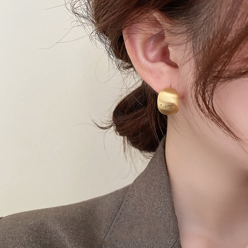 Niche Design Metal Earrings Simple Geometry Letter Ear Stud