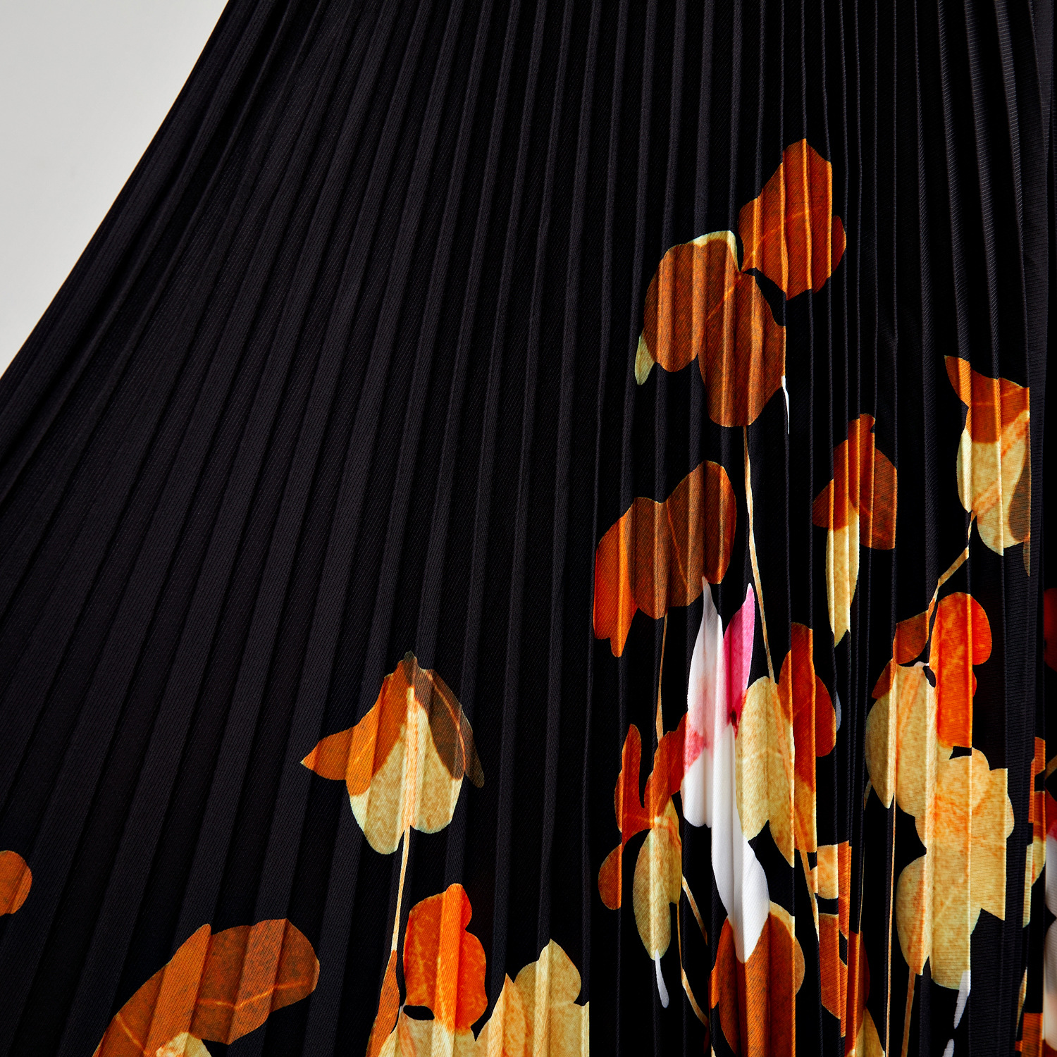 Two Piece Dress Elegant Fashion Printed Pleated 2 Pieces Set For Women Turtleneck Strethy Slim Tops With Elastic High Waist Mid Length Skirts 2024