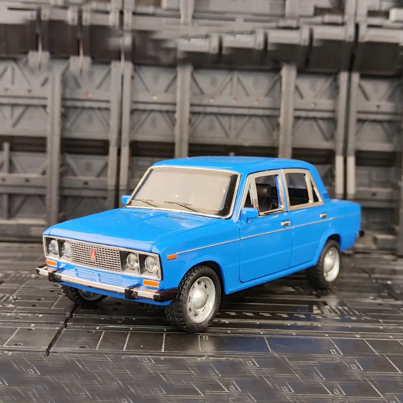 Diecast Model car 1 24 LADA Classic Car Alloy Car Model Diecast Simulation Metal Toy Vehicle Pull Back Car Sound Light Collection Kids Gifts 231005