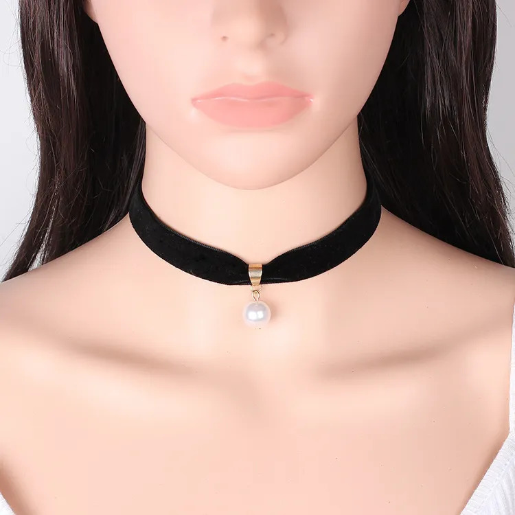 Chokers Simple Vintage Velvet Pearl Choker Short Black Clavicle Collar Necklace Gothic Chokers Necklaces for women 231006