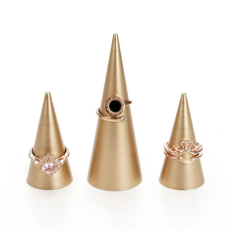 Jewelry Boxes Metal Ring Holder Display Stand Rings Pography Props Ring Jewelry Display Rack Decoration Clip Stand 231006
