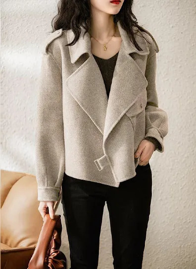 Women's Jackets Autumn and Winter Fashion Women's Hepburn England Style Long-Sleeved Tweed Temperament Suit with Loose French Short Jacket 2