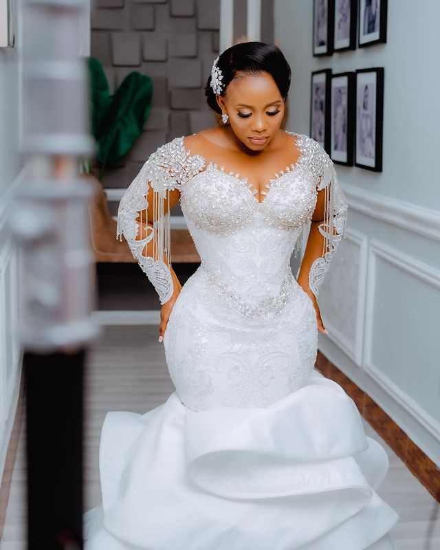 2025 Oct Arabic Aso Ebi Plus Size Mermaid White Wedding Dress For Bride Beaded Crystals Satin Sequined Lace Bridal Gowns Dresses
