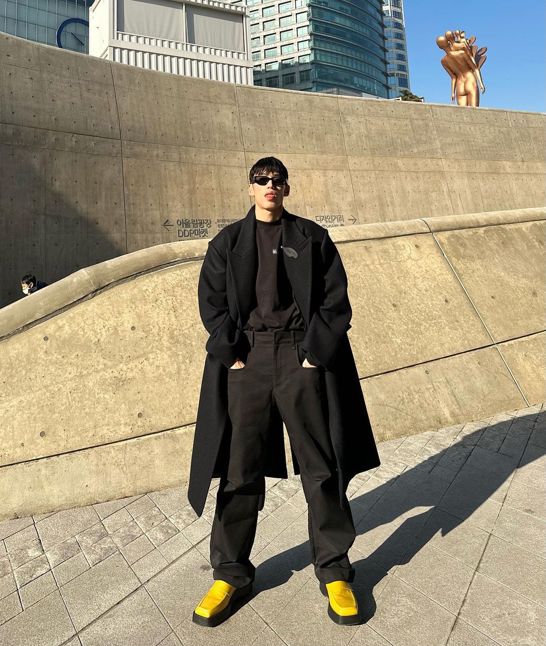 Original Yiyae_ Official 22SS Black 3D Cut Pleated Loose Pocket Pants for Men Fashion Loose Causal Pants