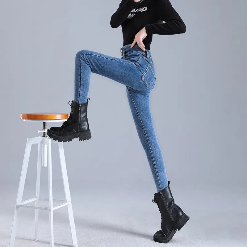 Womens Jeans Women Thermal High Waist Winter Snow Warm Plush Stretch Lady Skinny Thicken Students Denim Pants Fleece Fur Trousers 231005