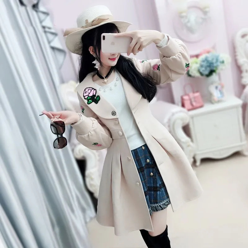 Women's Wool Blends Beige Embroidered Long Sleeved Woolen Jacket Women's Coat Slim Fit Medium Length Jacket Winter Thickened Style 231006