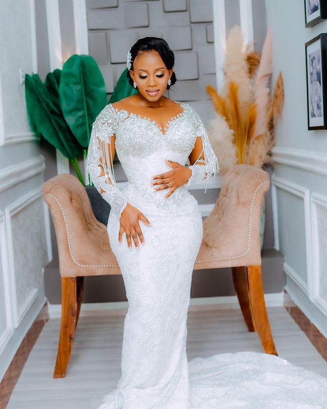 2025 Oct Arabic Aso Ebi Plus Size Mermaid White Wedding Dress For Bride Beaded Crystals Satin Sequined Lace Bridal Gowns Dresses