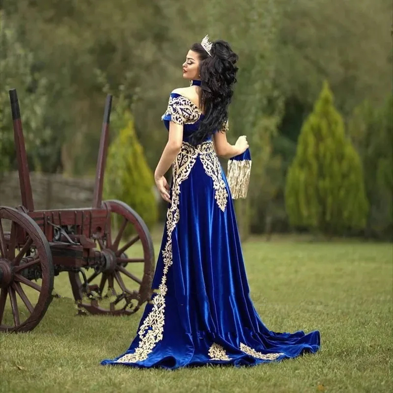 Arabic Turkey Velvet Evening Dresses Off The Shoulder V-Neck Royal Blue Long Celebrity Party Formal Dress For Women 2023 Golden Lace Appliques Sheath 
