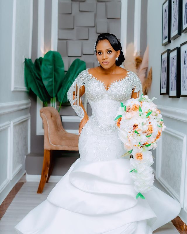 2025 Oct Arabic Aso Ebi Plus Size Mermaid White Wedding Dress For Bride Beaded Crystals Satin Sequined Lace Bridal Gowns Dresses