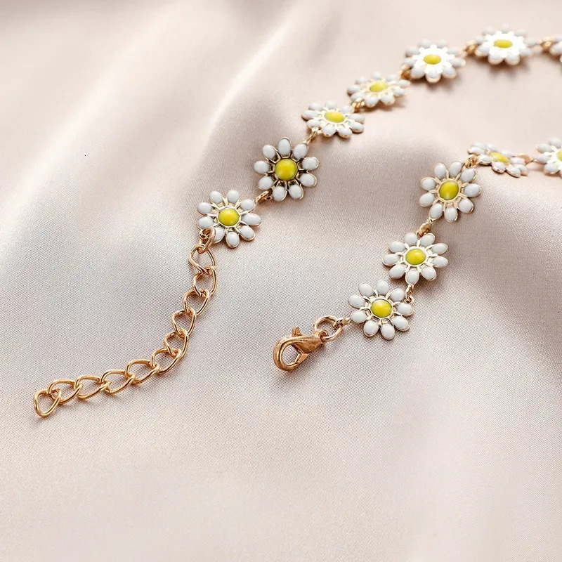 Chokers Flower Daisy Clavicle Chain Necklace for Women Girls Korean Style Sweet Short Choker Statement Wedding Bridal Jewelry Neck Chain 231006