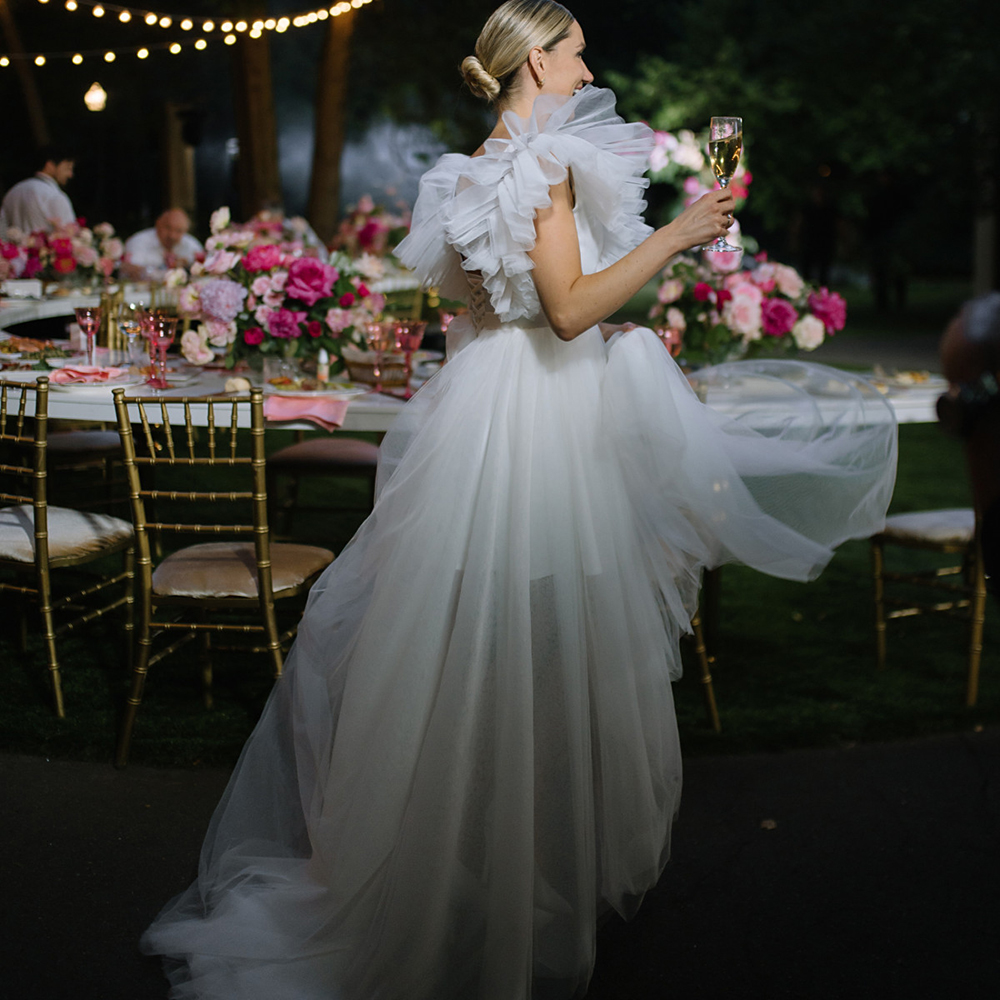 V Neck High Low Tulle Wedding Dresses Bridal Gowns Mini Length Flare Pleated Sleeves Wedding Gown Backless Lace Up Wedding Dance Dress