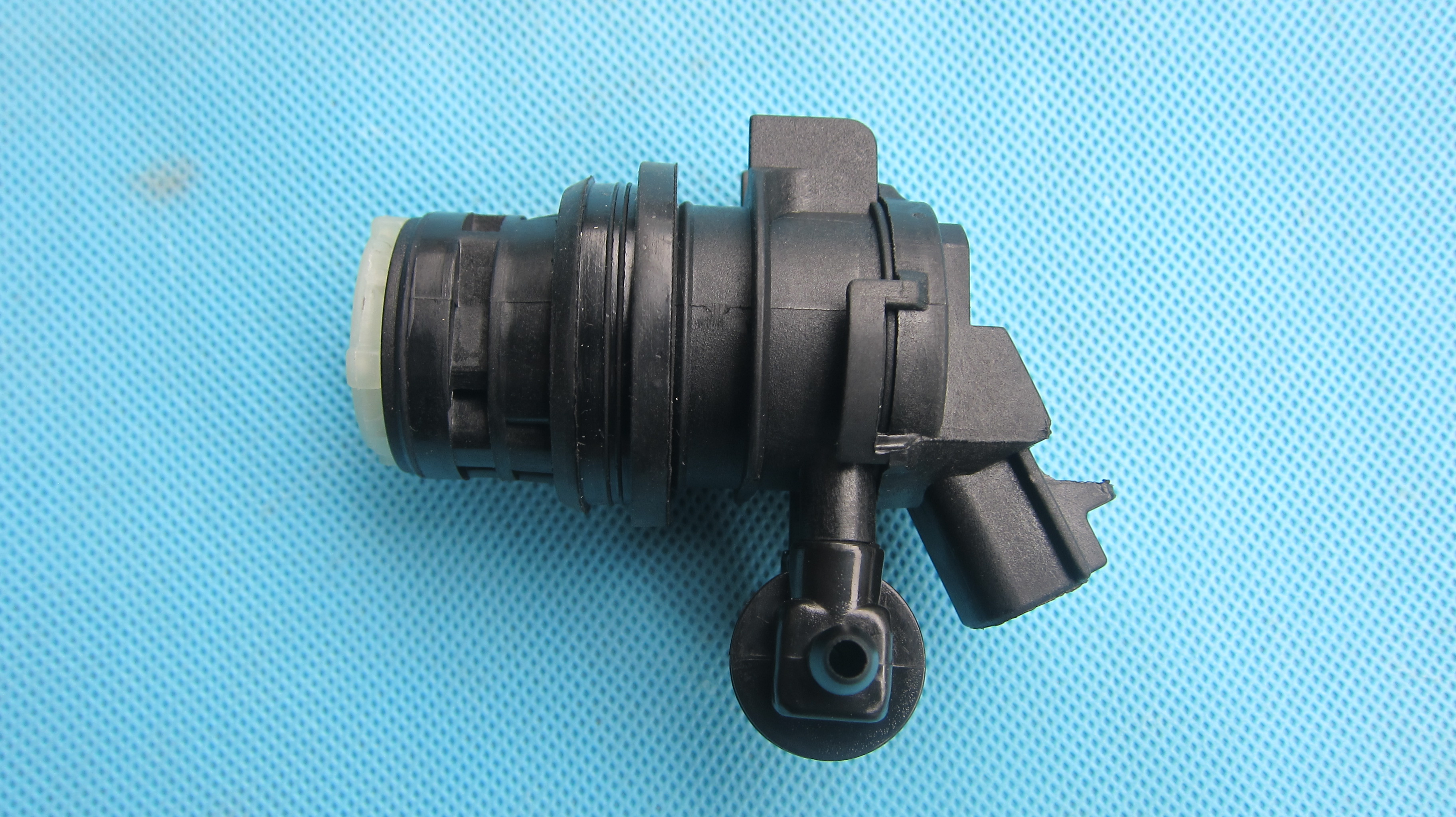 washer tank pump windshield water spray motor for MAZDA CX5 CX4 MAZDA 5 BBP1-67-482