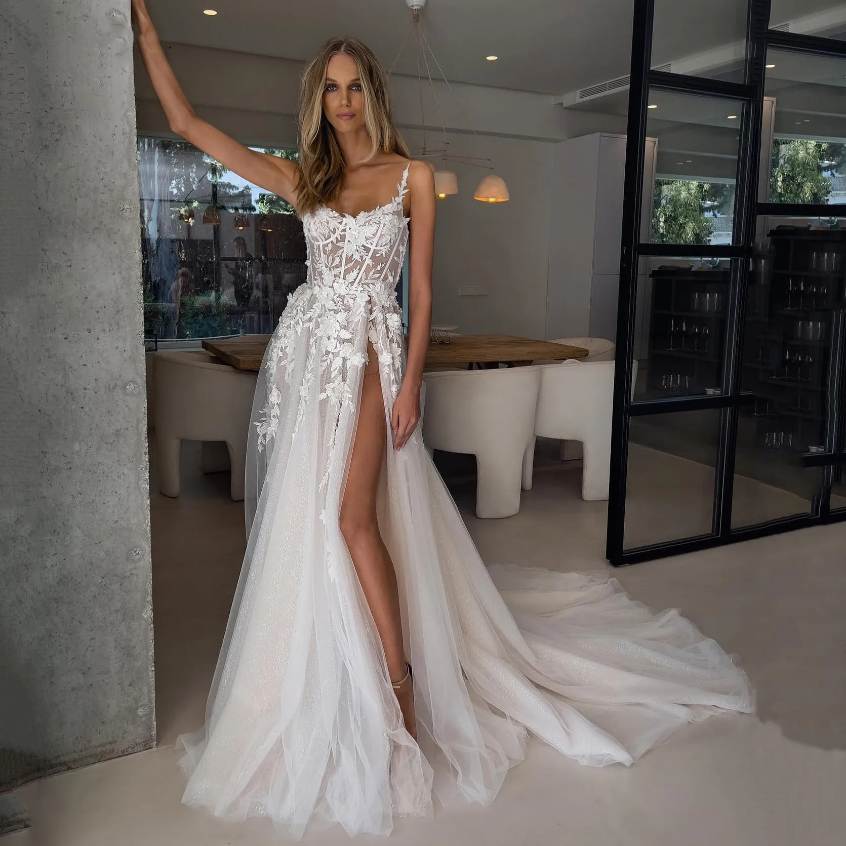 Modest Plus Size Wedding Dresses Beach Wedding Chiffon A Line Floor Lace up Back Simple Elegant Boho Bridal Gowns
