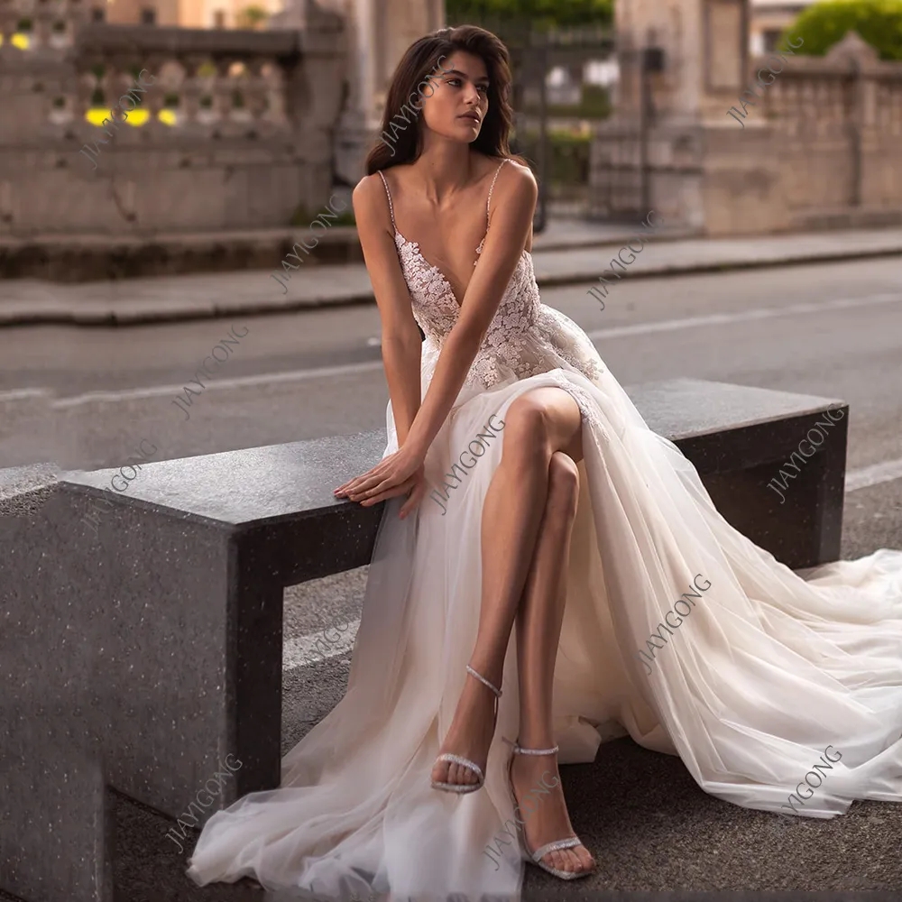 Beaded Satin Wedding Dress With Detachable Train Long Sleeves Chapel Bridal Gowns Pleats White Garden Bride Dresses Spring Vestido De Novia mgd