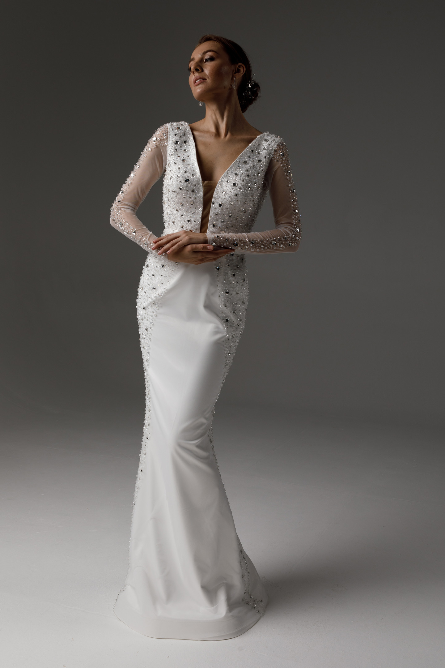America Mermaid Wedding Dresses V Neck Crystal Beaded Long Sleeve Wedding Dress Sexy Backless Floor Length Bridal Gowns