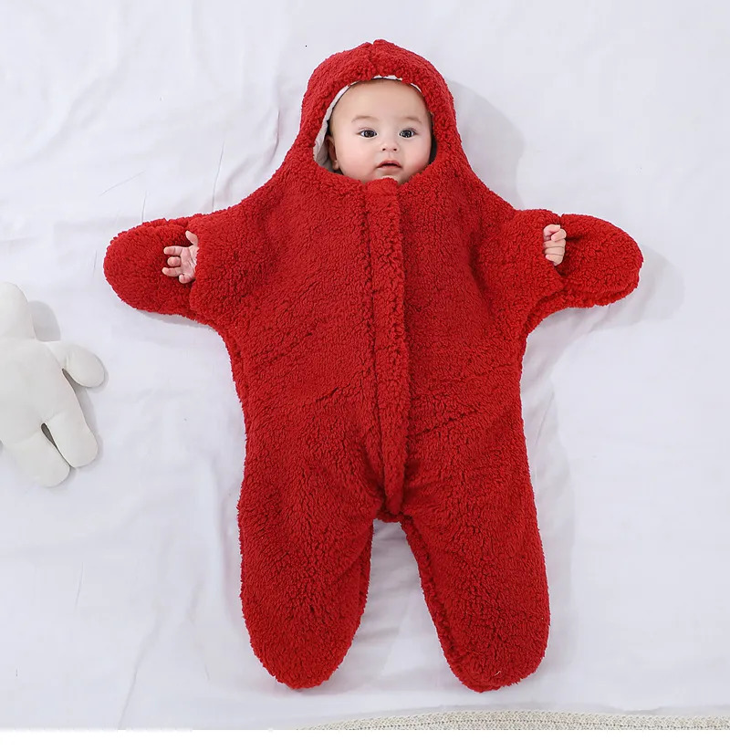 Sleeping Bags Autumn Winter Baby Bag Soft Fluffy born Sleepsack Swaddle Wrap Blankets Envelope Fleece Infant Bedding Items 231007