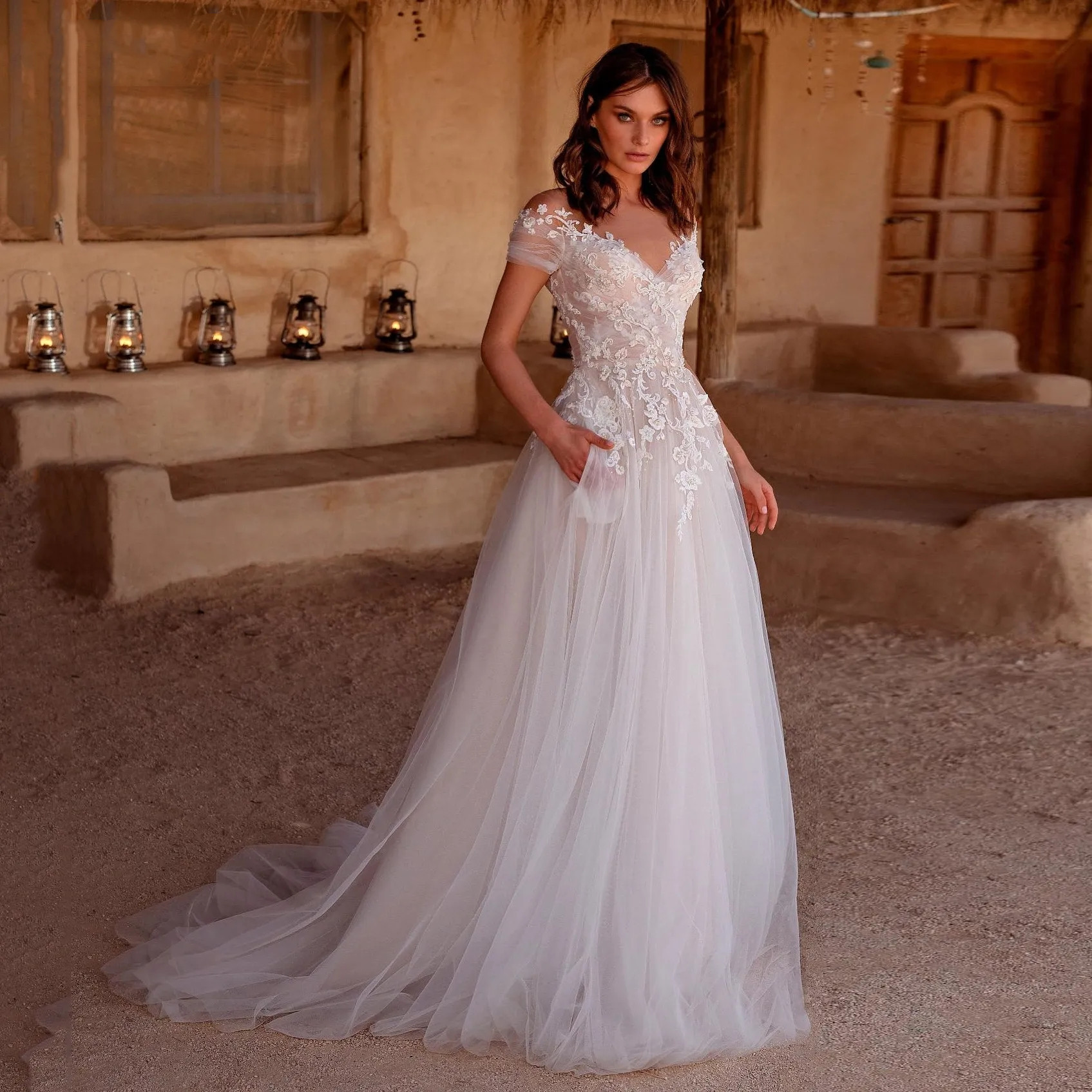 Princess White A Line Wedding Dresses Bridal Gowns Puffy Tiered Tulle Skirt Sleeveless Long Floor Length